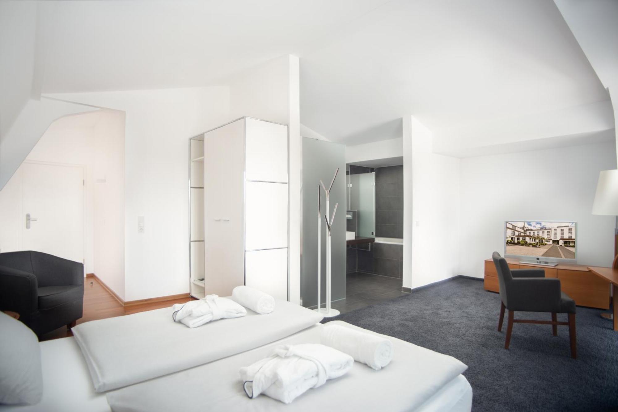Hotel &Repeat Koeln Airport Exteriér fotografie